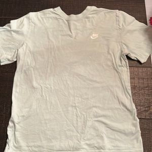 Nike Tee Men’s Size M Green